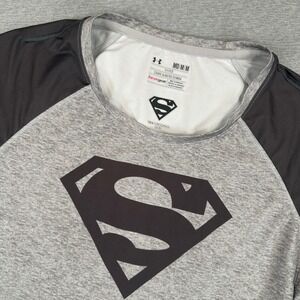 Under Armour Superman Shirt Womens Medium Gray Black HeatGear Fitted Graphic
